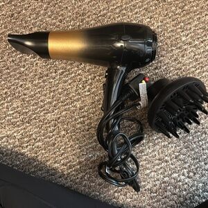 Kipozi hair dryer with attachment